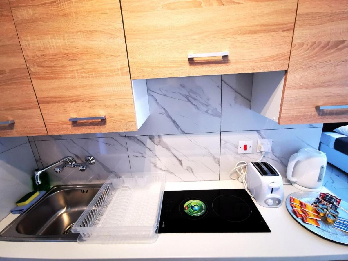 Eleana Apartments 아이아 나파 외부 사진